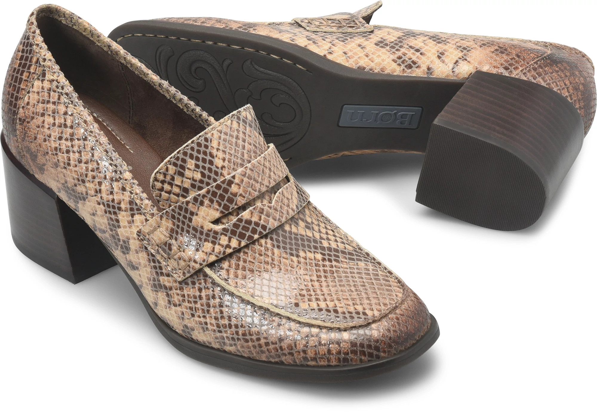 Lora shown in Tan Snake Prunt (Tan)