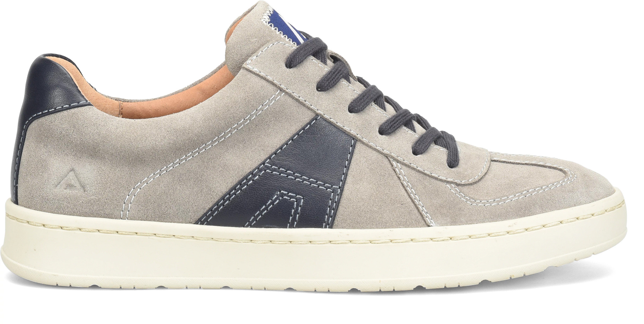 Verano Lace Up Sneakers se muestra en la Grey/Navy (Gris)