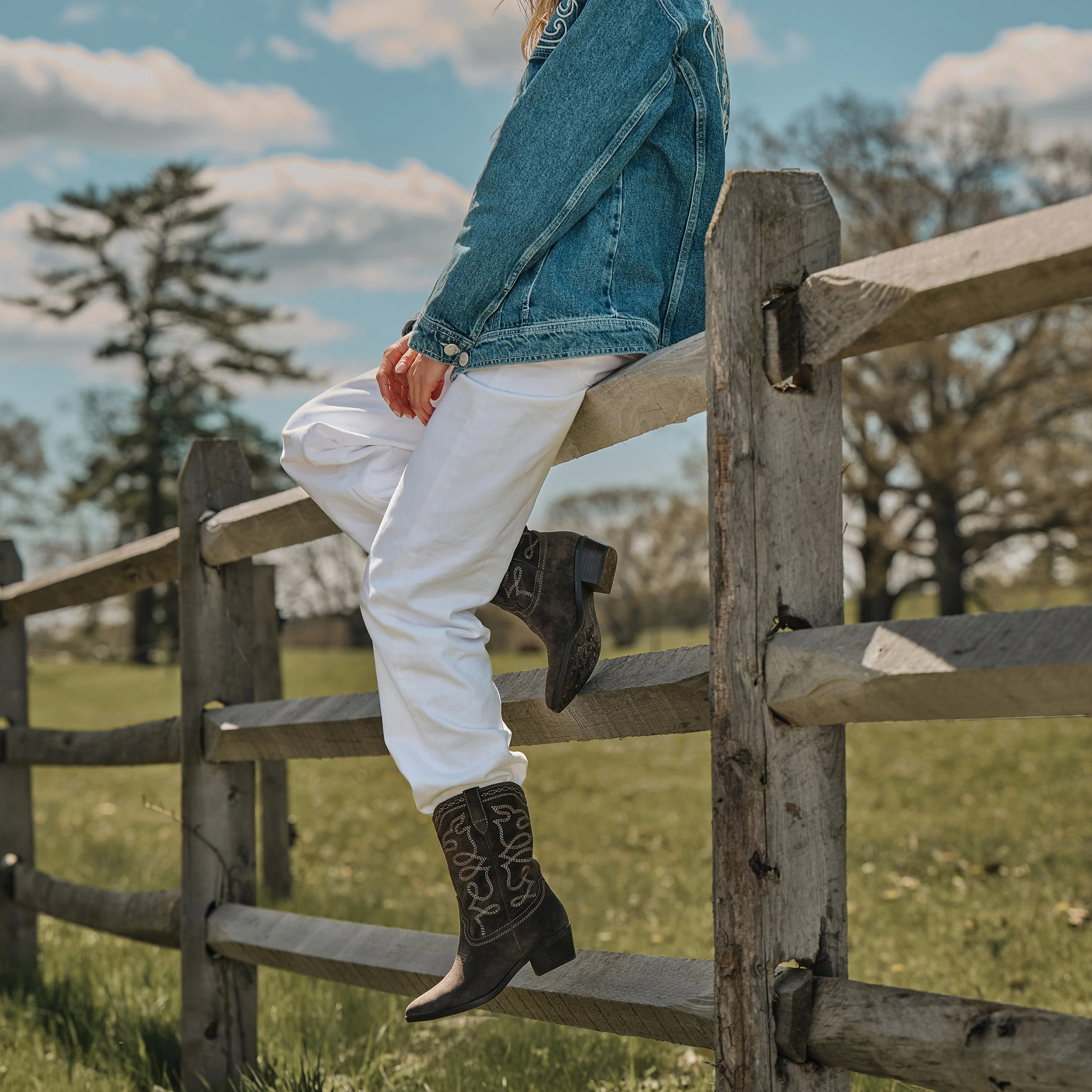 Carolynn shown on model 