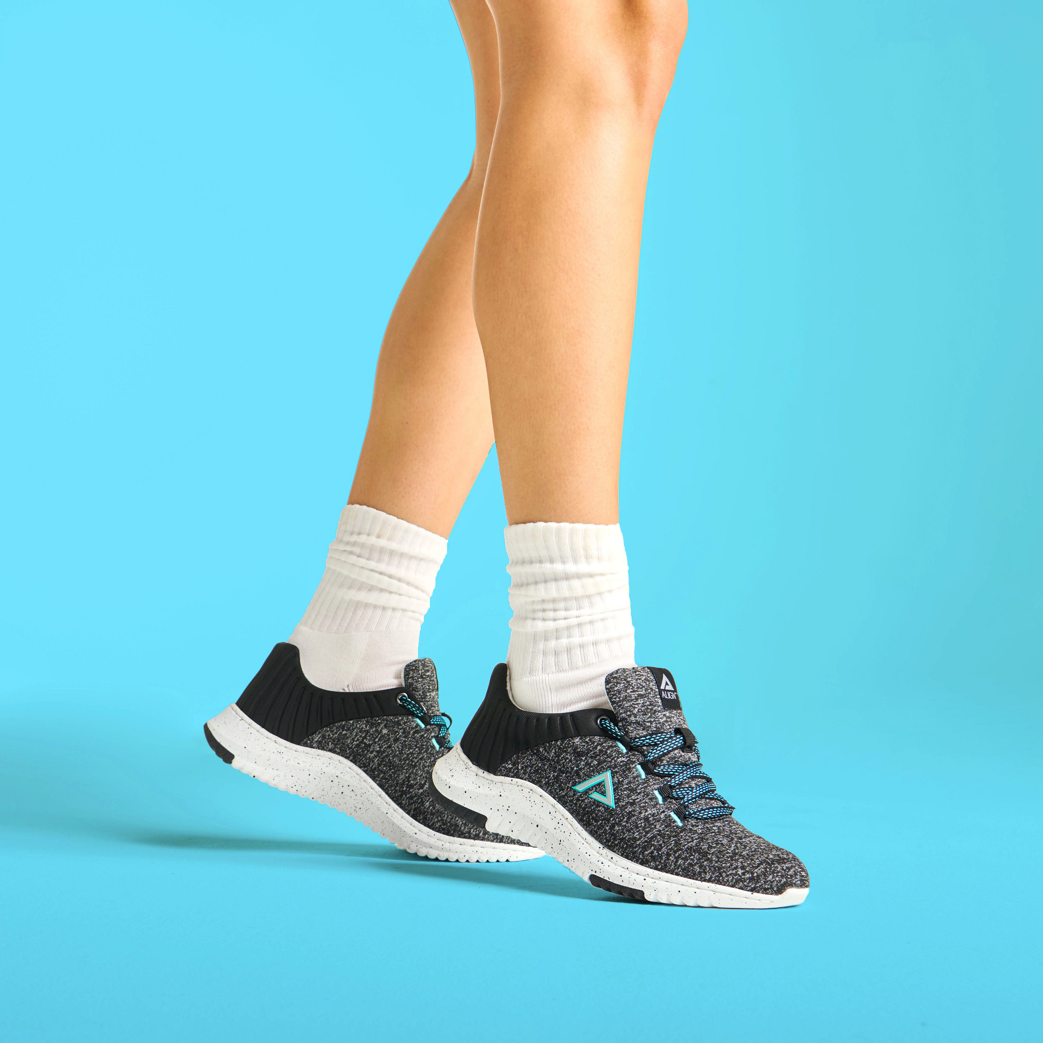 Align&trade; Elin shown on model 