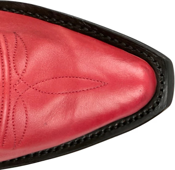 Broadway 17" Western  shown on model 
