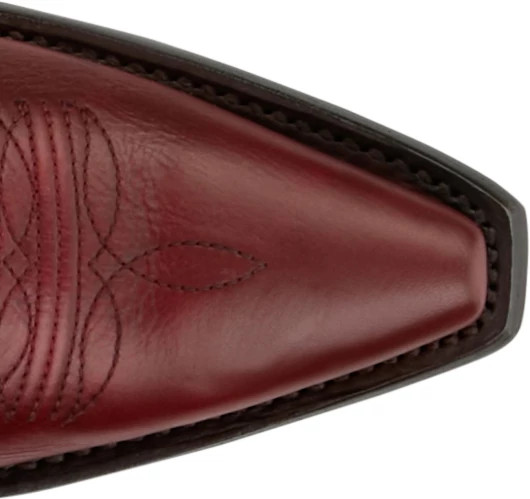 Rumor 17" Western shown on model 