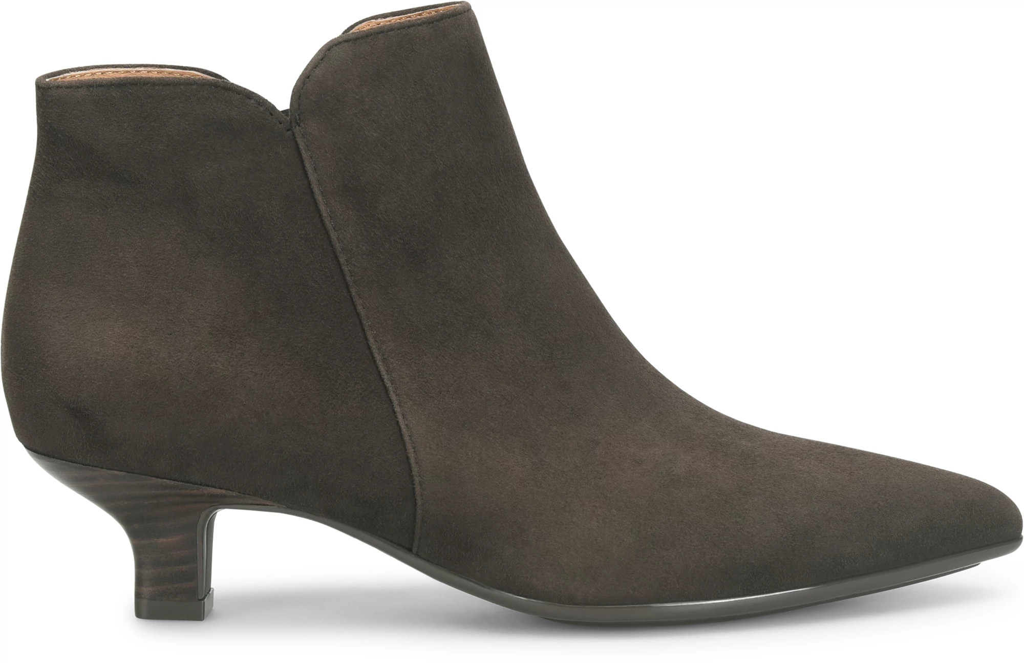 Sawyer se muestra en la Lince Dark Brown (Caf&eacute;)