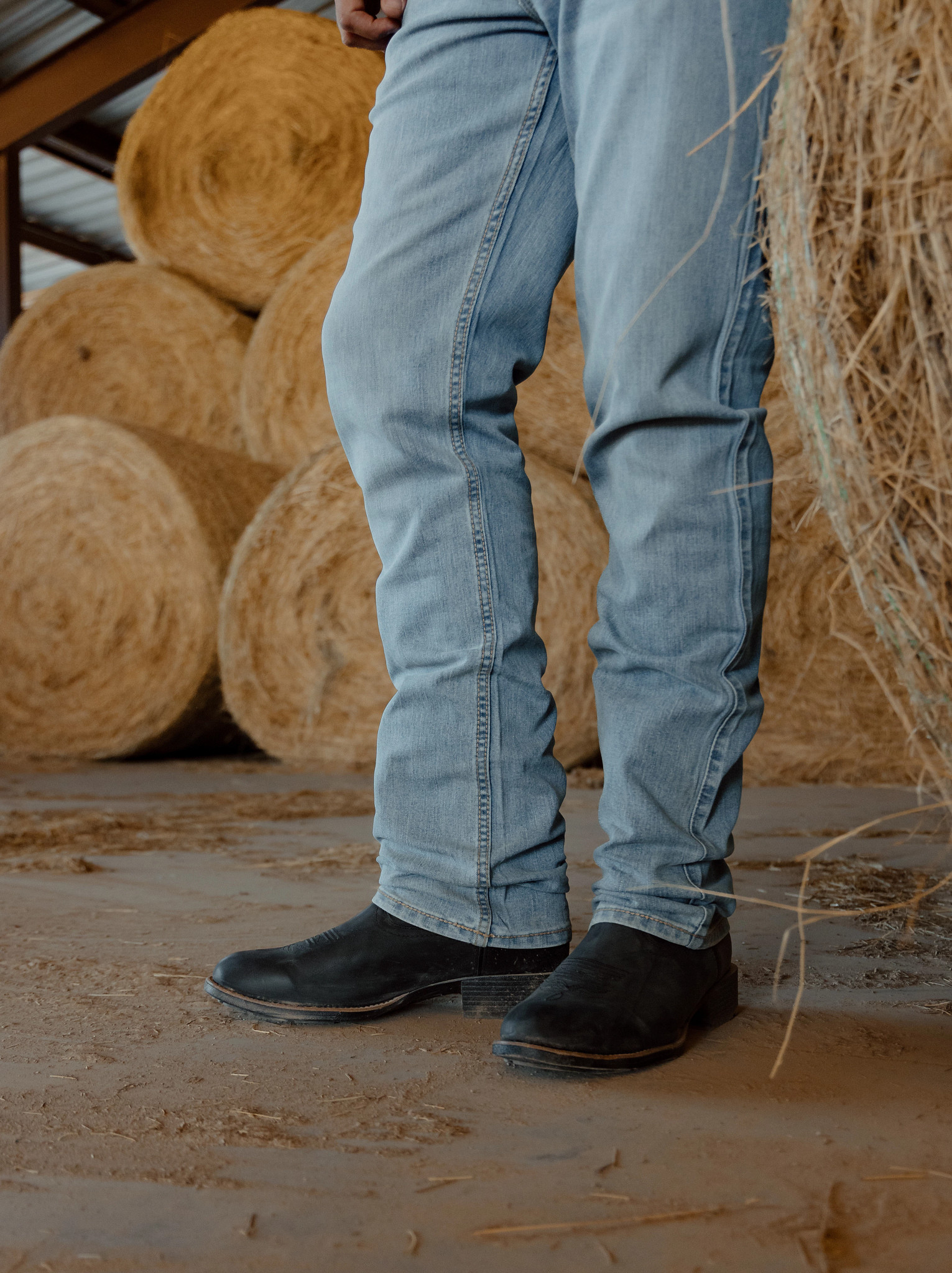 Jasper 11" Western  se muestra en el modelo