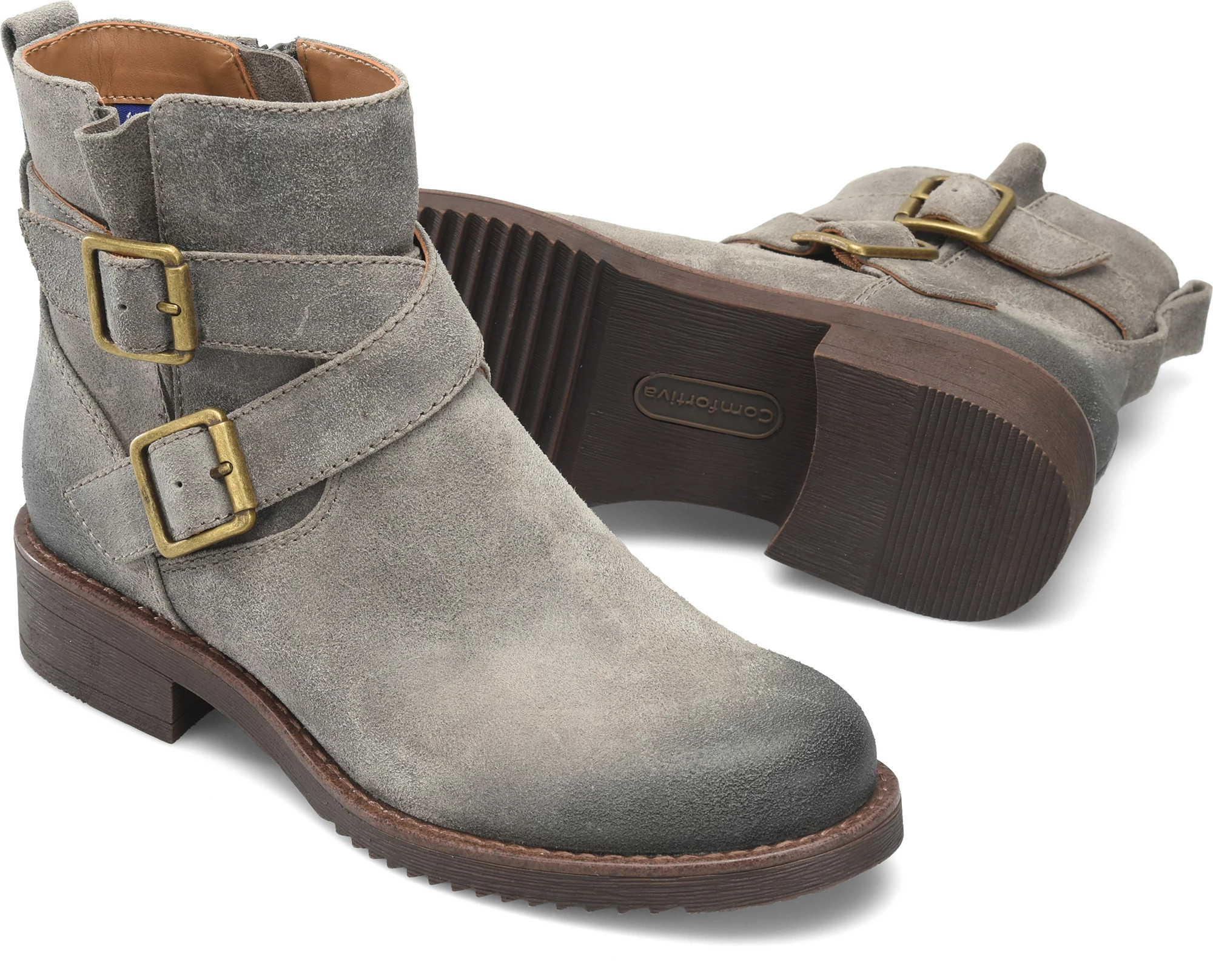 Clover se muestra en la Light Taupe Suede (Gris)