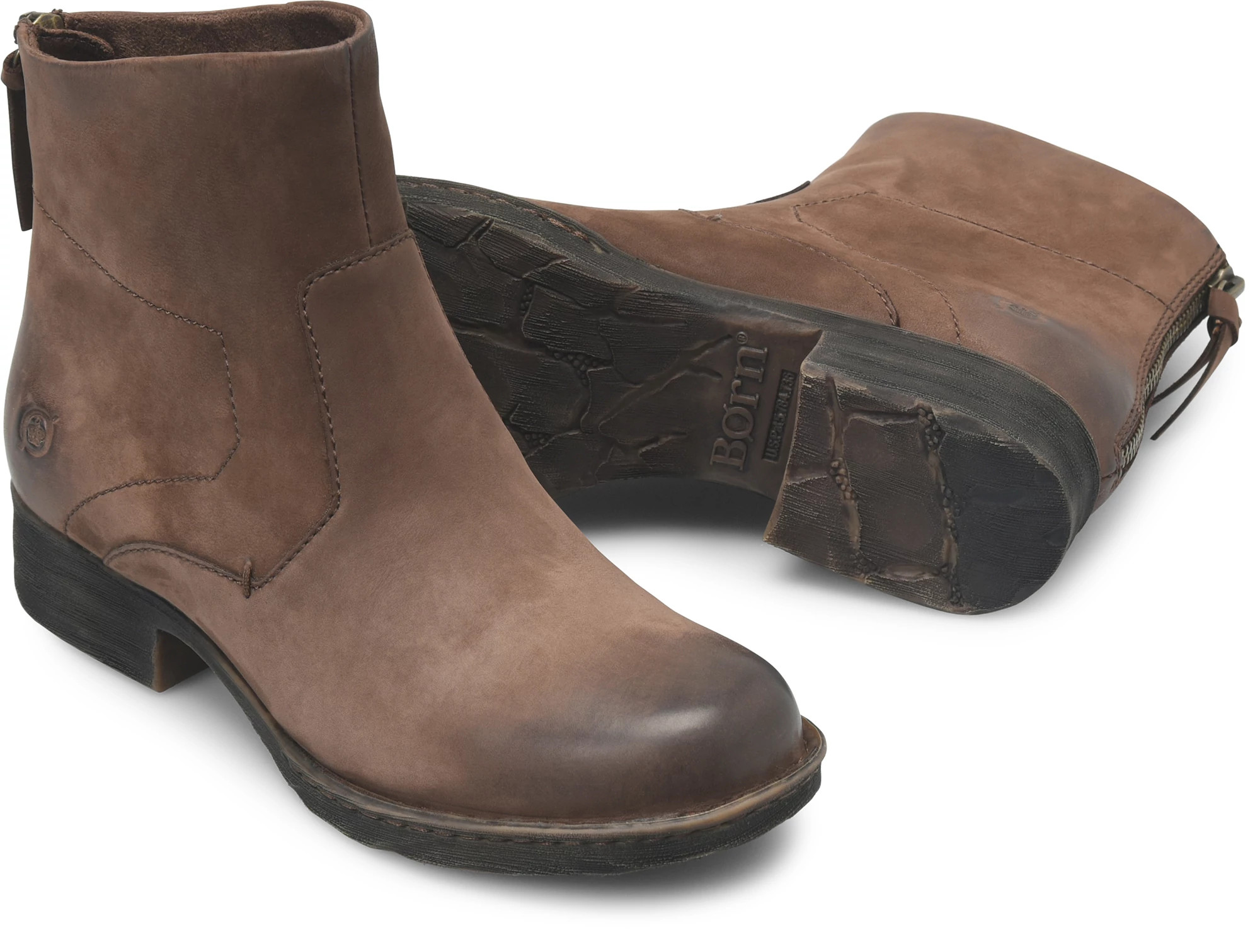 Mercado se muestra en la Dark Brown Nubuck (Caf&eacute;)