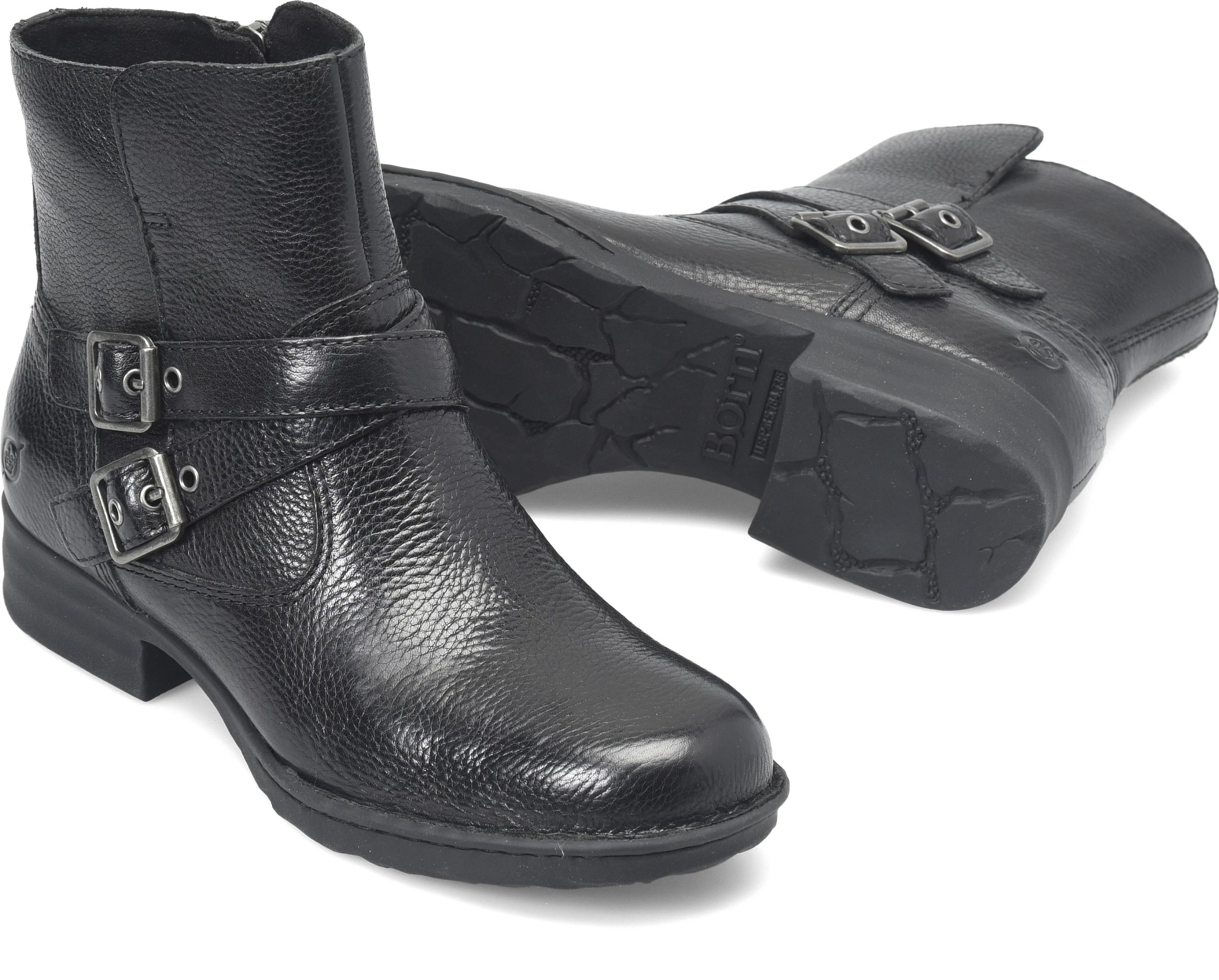Mcgee shown in Black (Black)