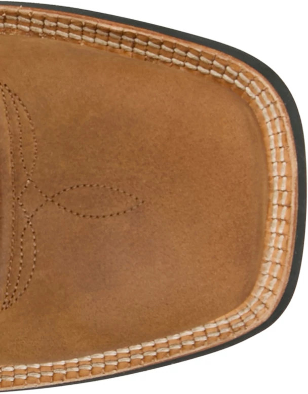 Rustle 11" Western  se muestra en el modelo