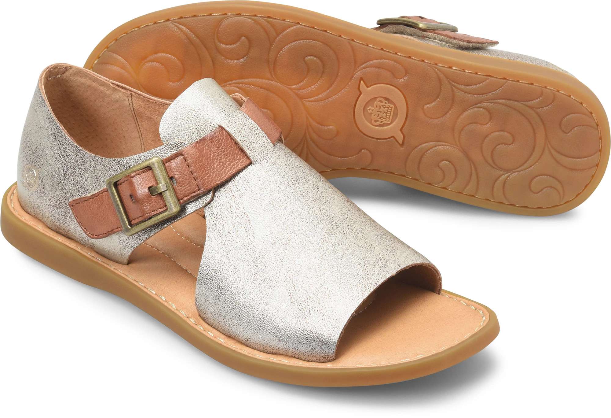 Ivey. shown in Light Gold Panna Cotta (Metallic)