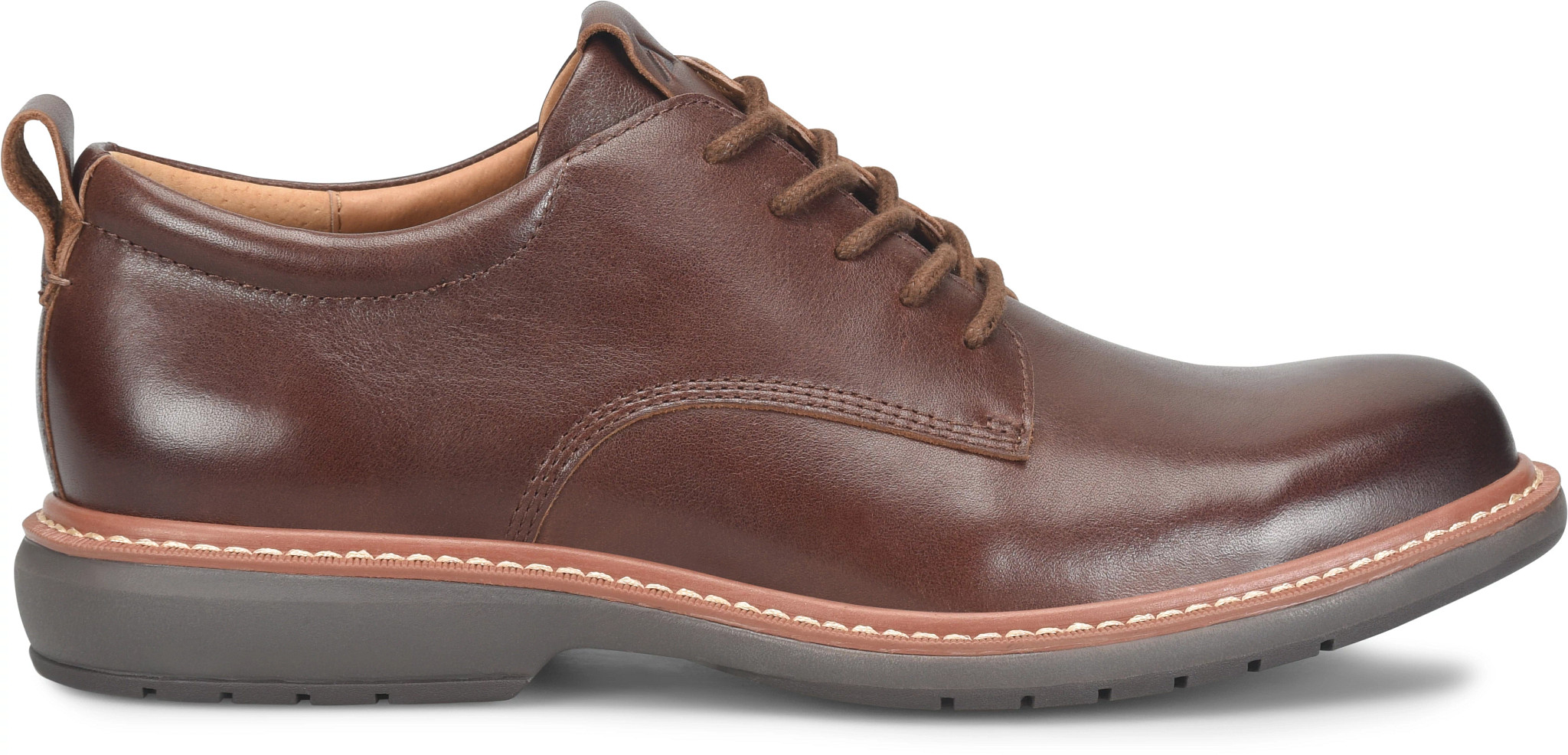 Atworth Plain Toe Oxfords se muestra en la Whiskey (Caf&eacute;)