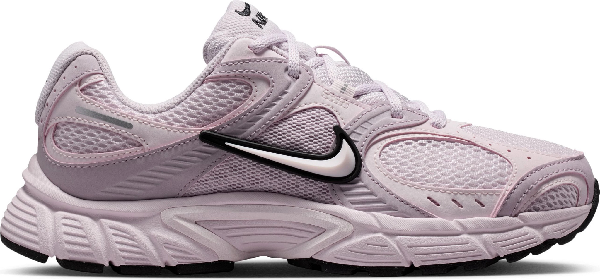 Women's Nike V5 Rnr Runner shown in Bleached Lilac/Iced Lila (Purple)