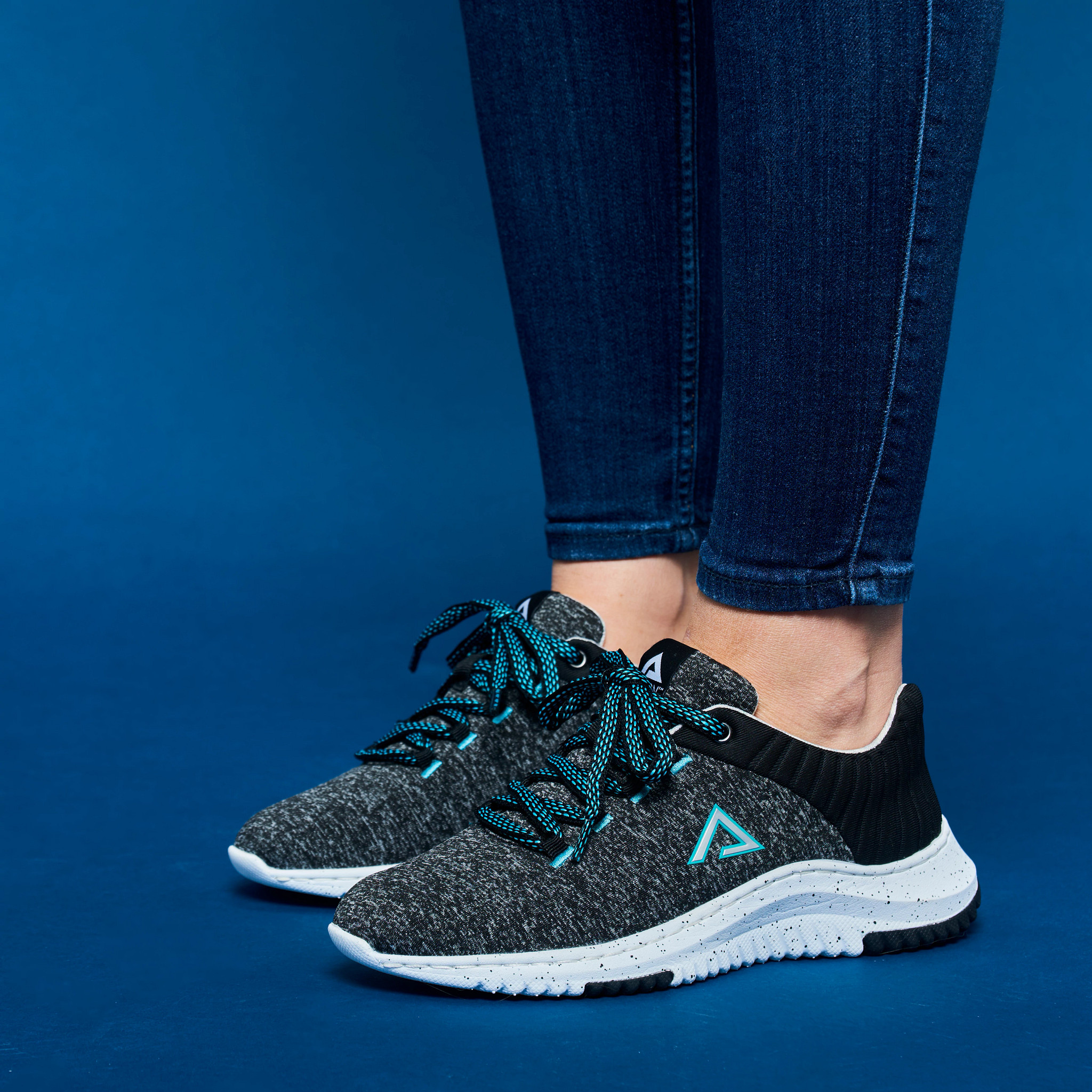 Align&trade; Elin shown on model 