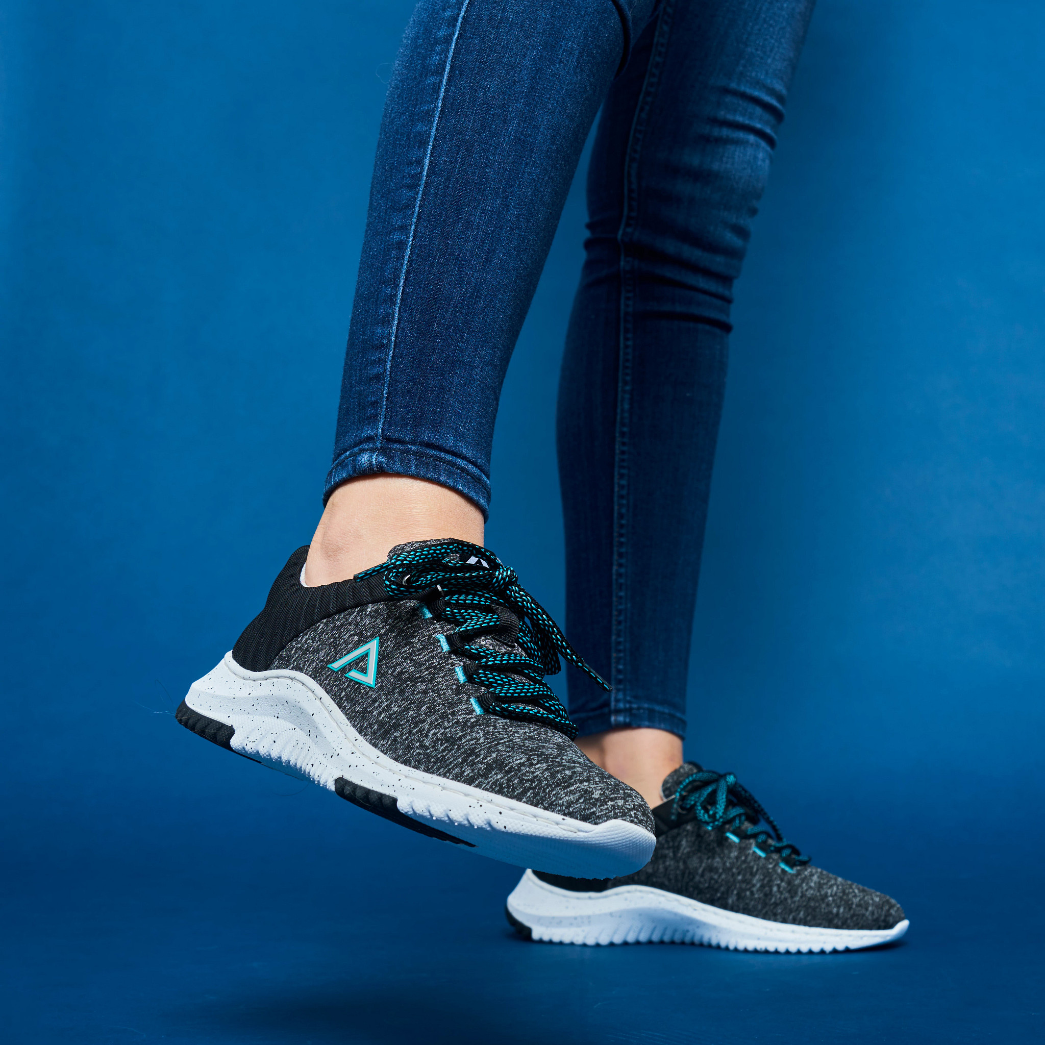 Align&trade; Elin shown on model 