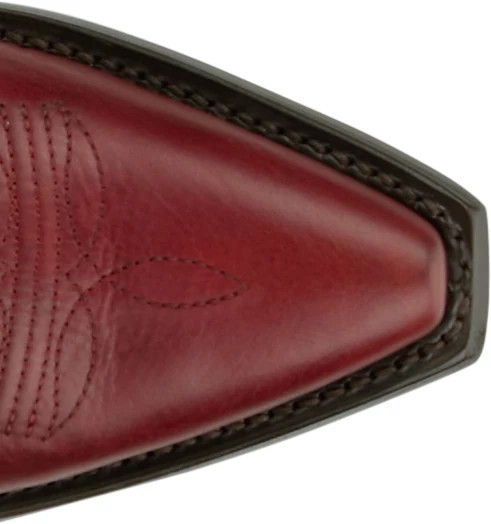 Hart 6" Western se muestra en el modelo