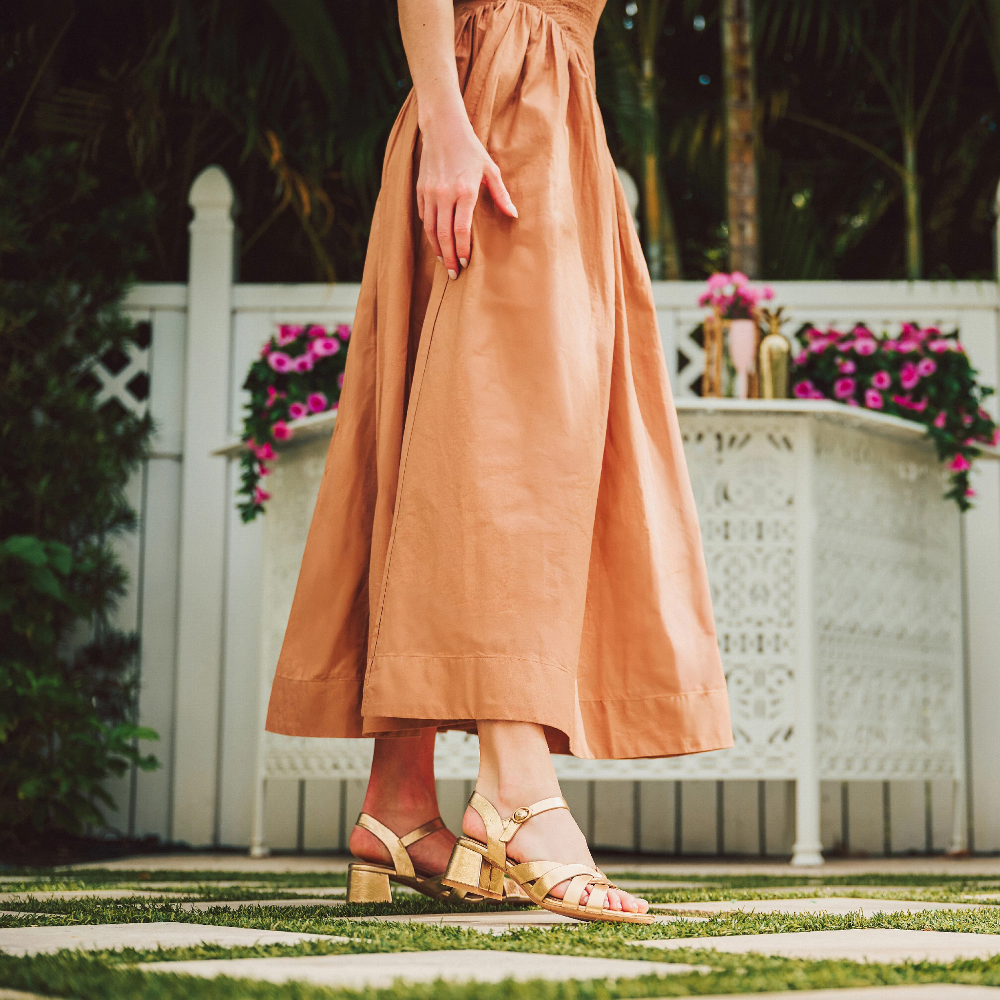 Lindsey shown on model 