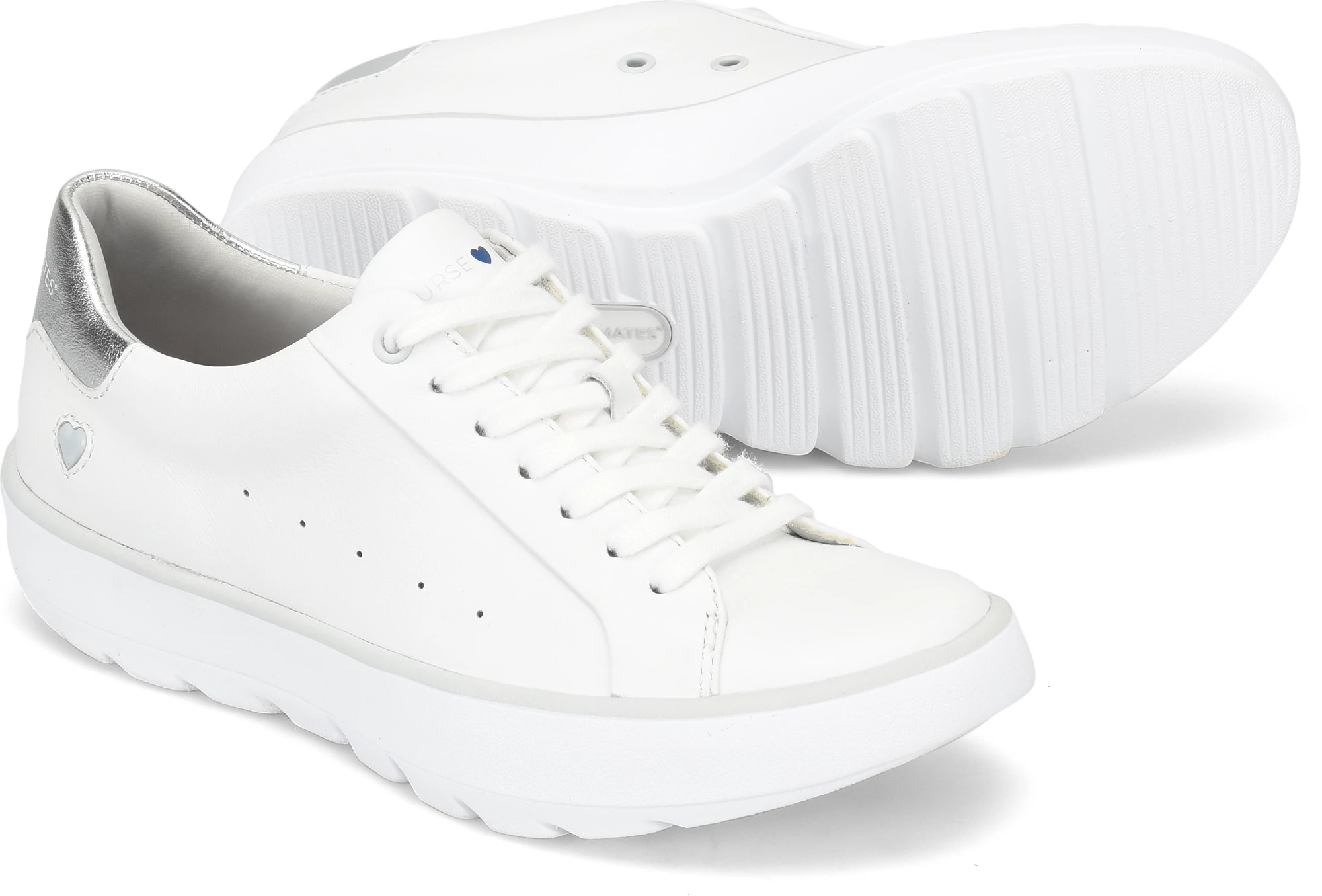 Calliope se muestra en la White/Silver (Blanco)