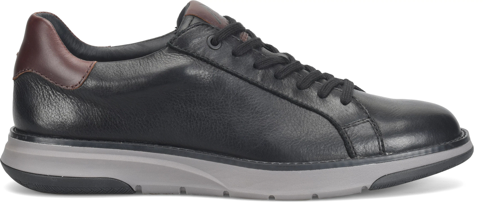 Shaw Leather Tennis Sneakers se muestra en la Black (Negro)