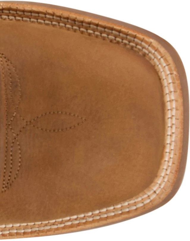 Rustle 11" Western  se muestra en el modelo