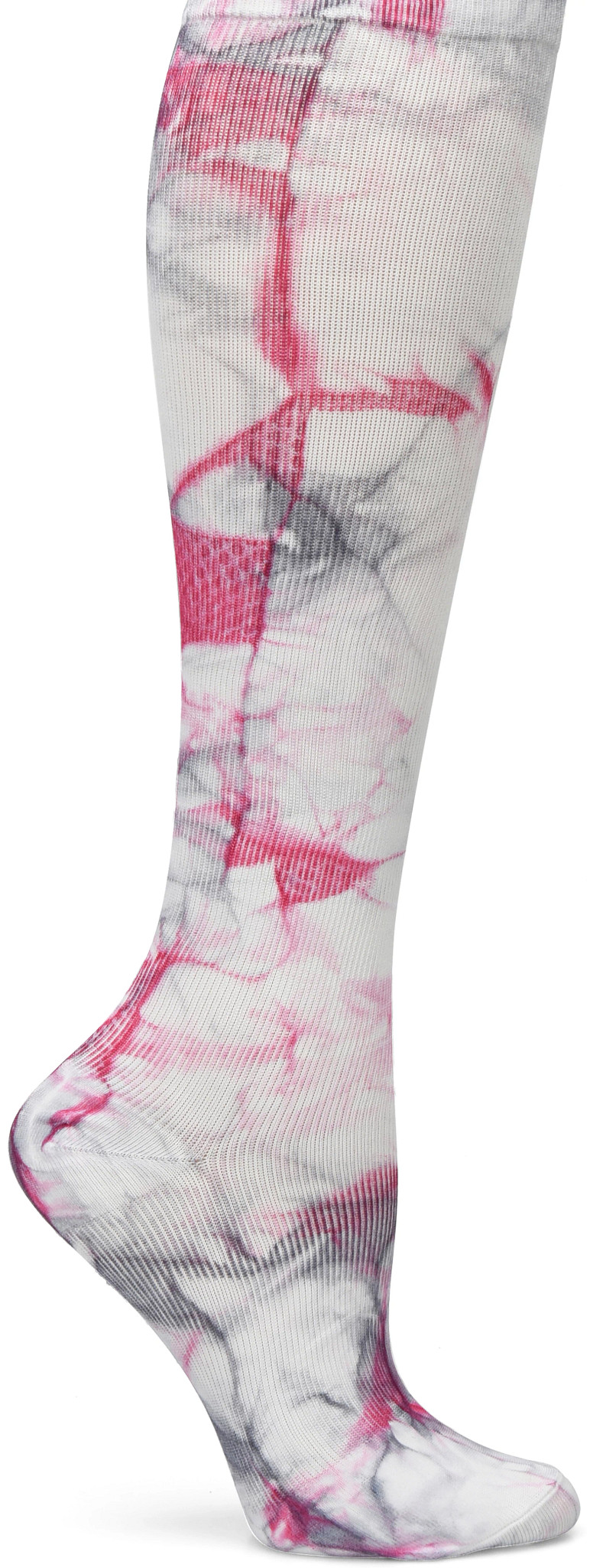 Tie Dye Compression Socks se muestra en la Pink Tie Dye (Te&ntilde;ido Anudado)