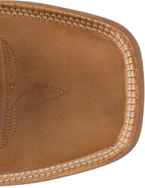 Rustle 11" Western  se muestra en el modelo