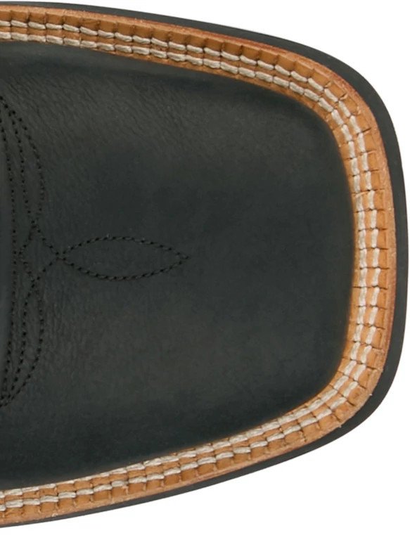 Rustle 11" Western  se muestra en el modelo