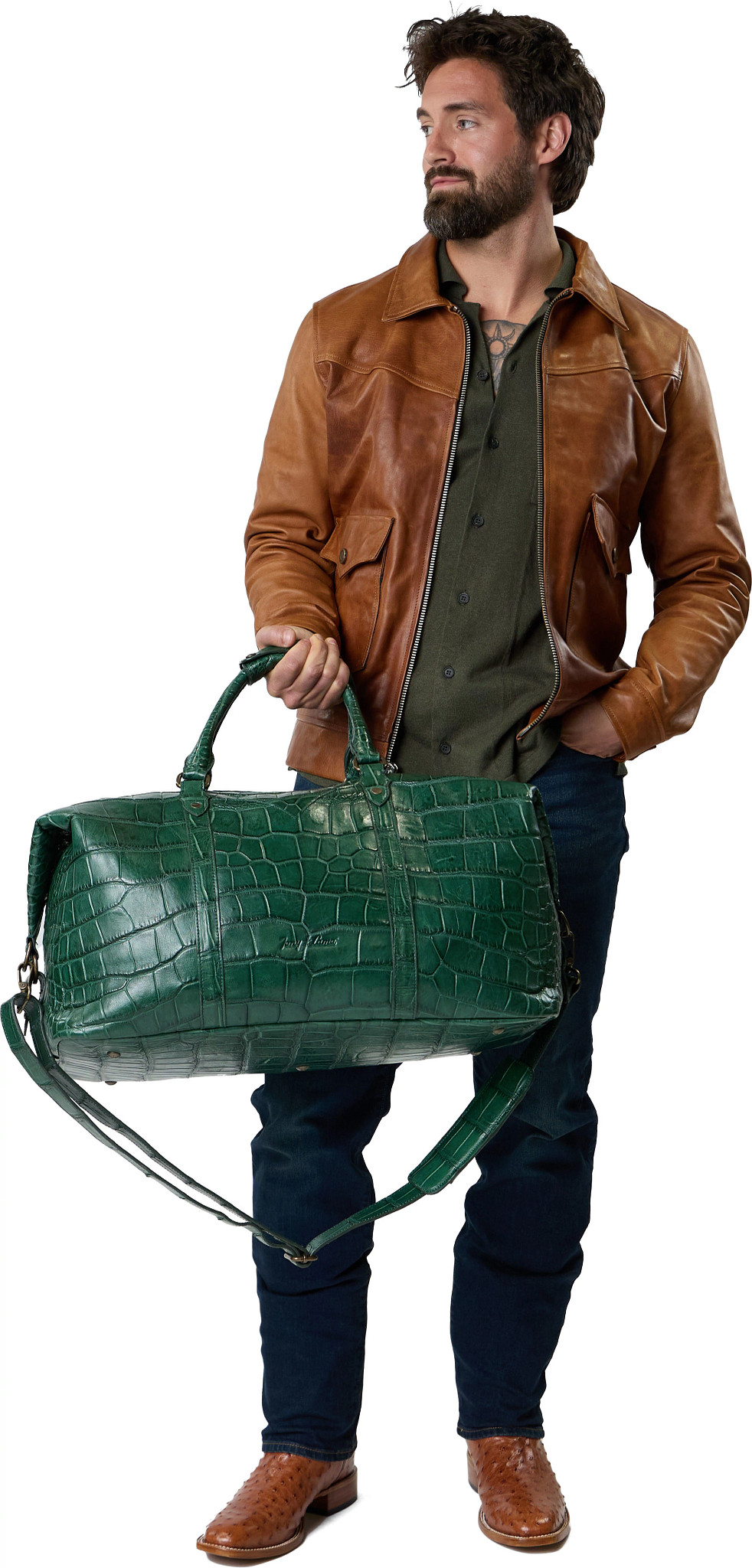 Victory Alligator Large Duffle se muestra en el modelo