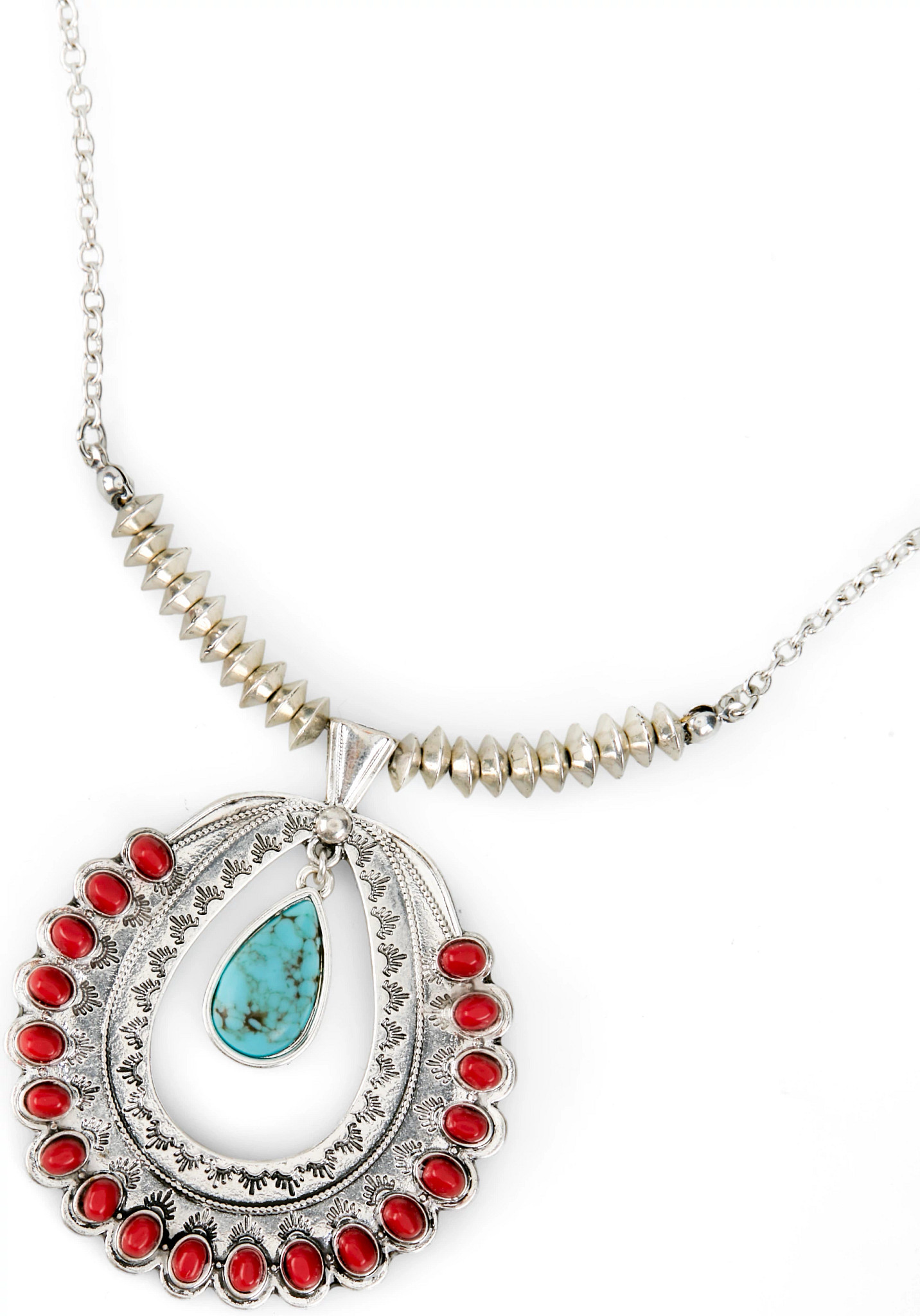 Cluster Hoop Necklace se muestra en la Silver (Gris)
