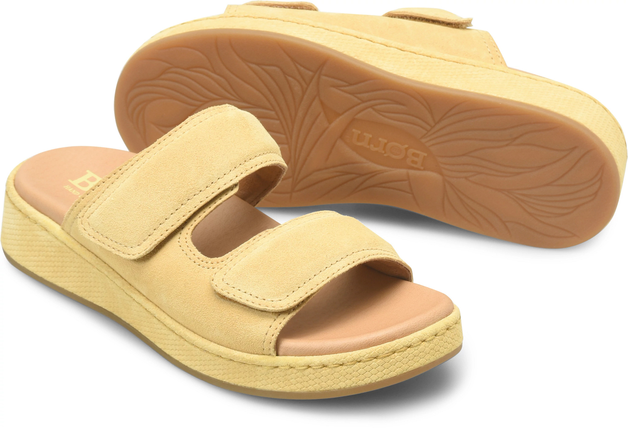 Vivian se muestra en la Yellow Suede (Amarilla)