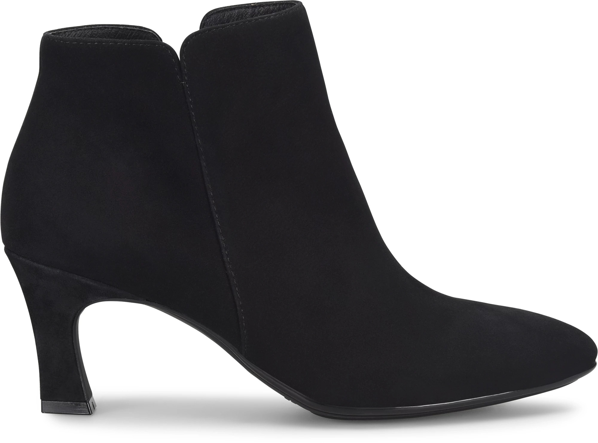 Sasha shown in Black Suede (Black)