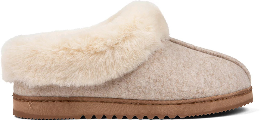 Women's Dearfoams Chloe Soft Knit Clog shown in Tan (Tan)