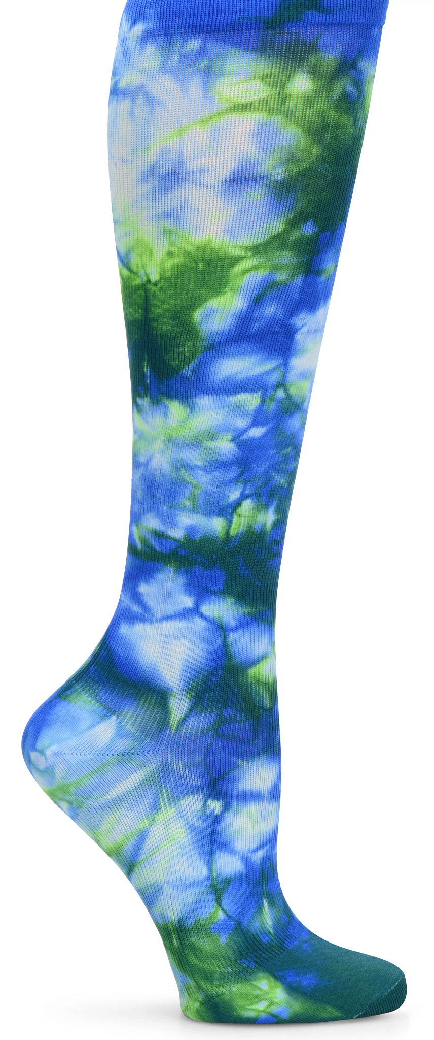 Wide Calf Compression Socks se muestra en la Royal/Green Tie Dye (Te&ntilde;ido Anudado)