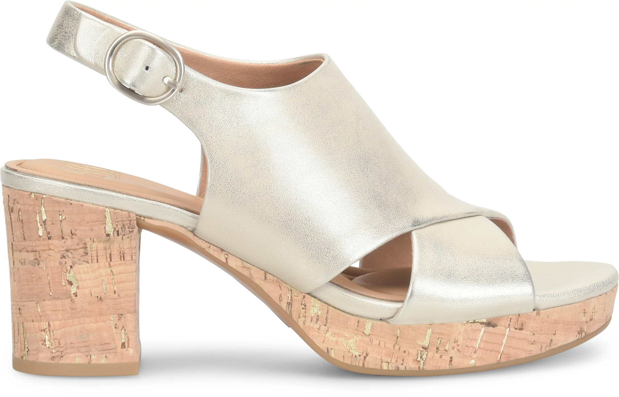 Liv shown in Platino (Metallic)