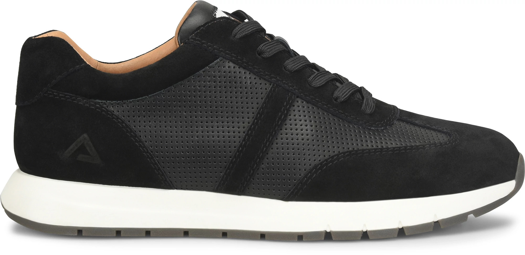 Hudson Leather Sneakers se muestra en la Black (Negro)