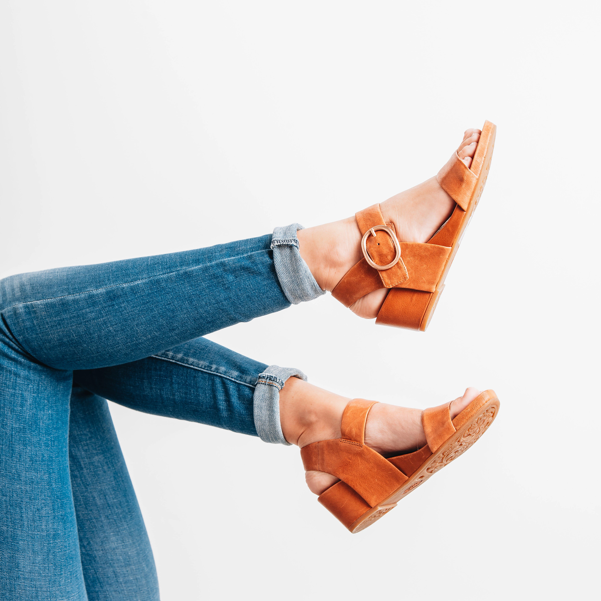 【関税送料込】ルブタン Wind Around Desert Ankle Wrap Sandal 関税送料込】ルブタン Wind Around Desert Ankle Wrap Sandal